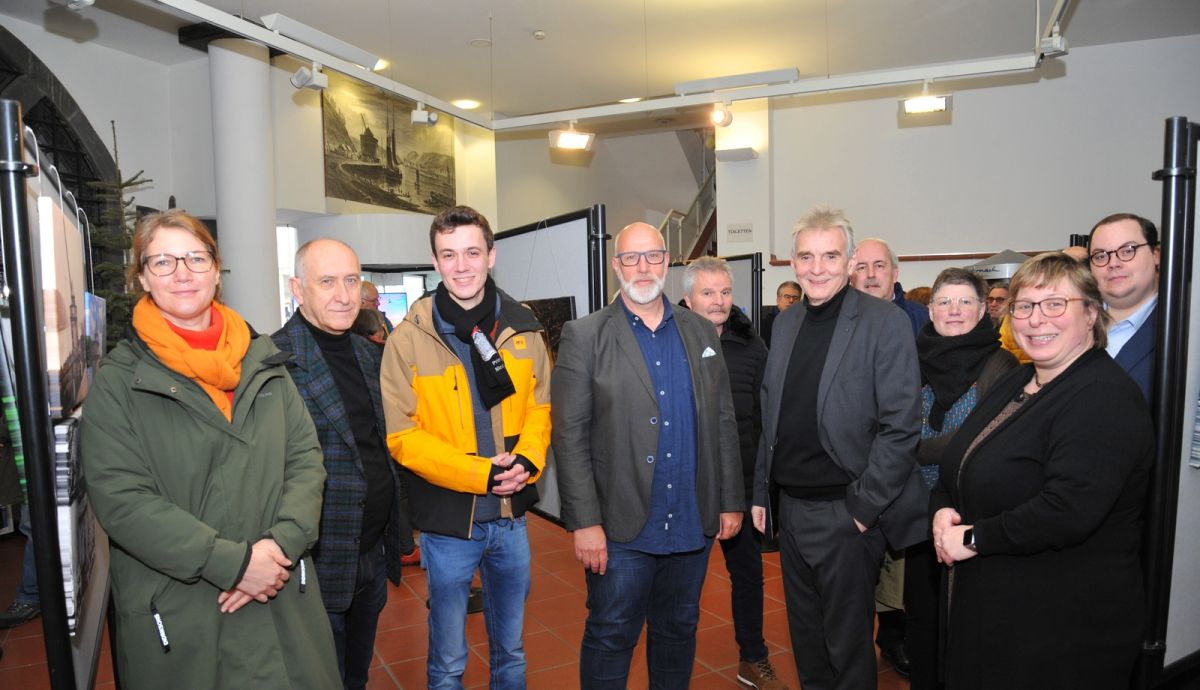 Bürgermeister Claus Peitz freute sich, die Mitglieder des Arbeitskreises "Mühlsteinrevier RheinEifel" in Andernach begrüßen zu dürfen.